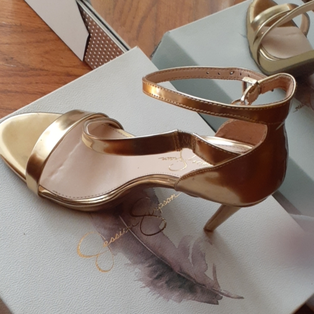 Heels - Picture 3 of 5